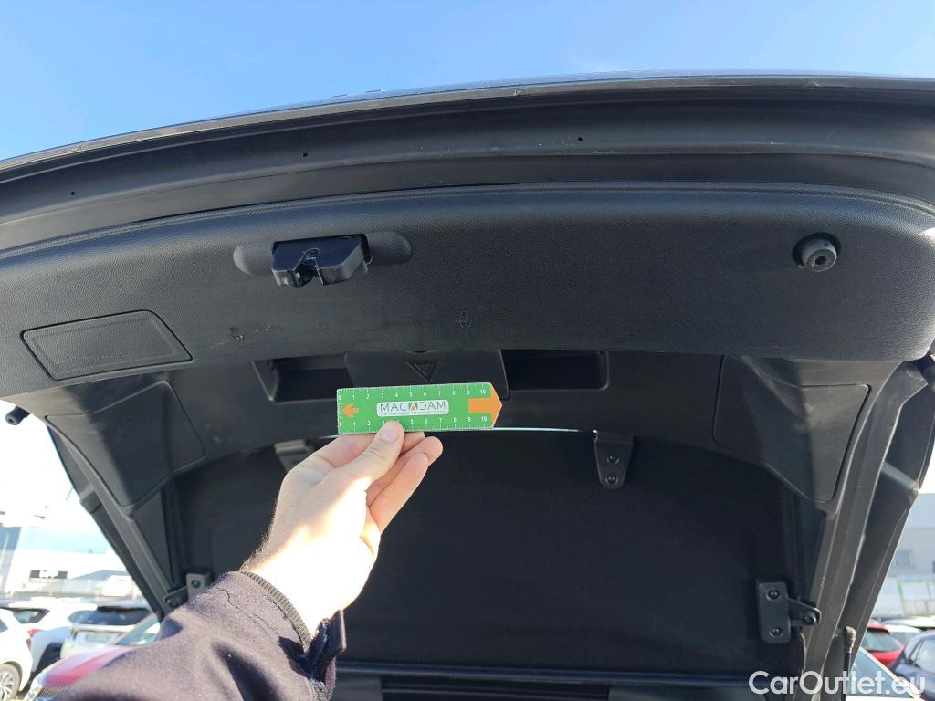  Peugeot  508 PEUGEOT  / 2018 / 5P / berlina con portón 5P Active Pack BlueHDi 130 S&S EAT8 #27