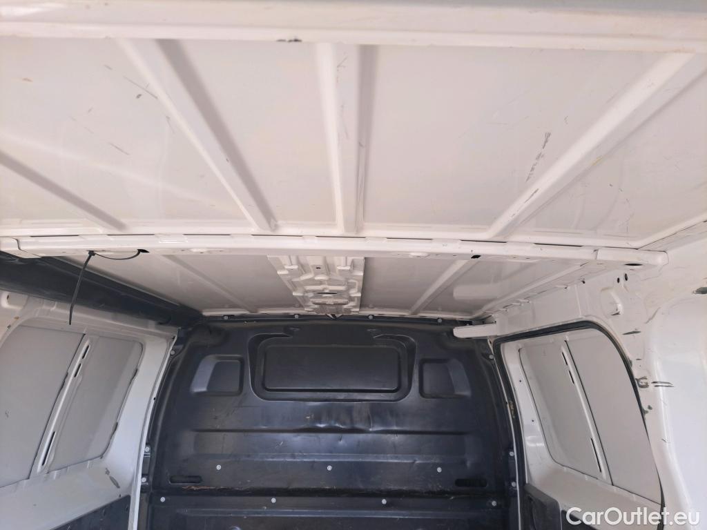  Citroen  Jumpy CITROEN  / 2016 / 4P / furgón Talla M BlueHDi 85KW (115CV) 6v Confort #106