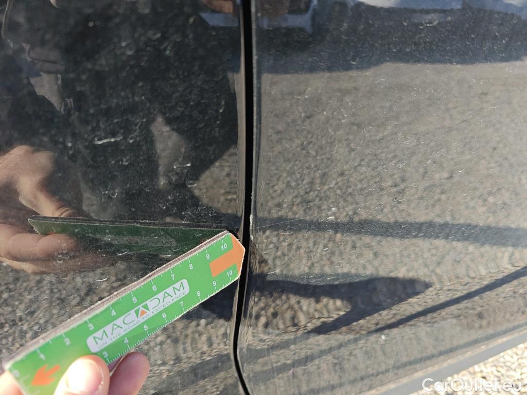  Jaguar  F-PACE JAGUAR  / 2015 / 5P / todoterreno 2.0L i4D 132kW Pure Auto #32