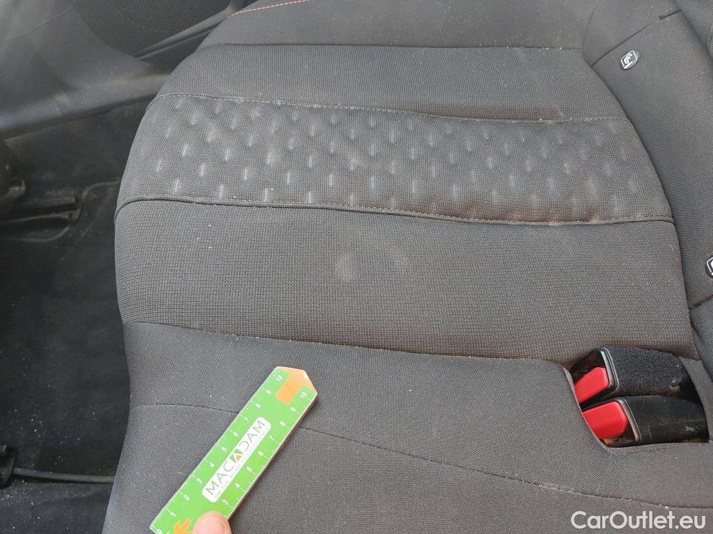  Peugeot  508 PEUGEOT  / 2018 / 5P / berlina con portón 5P Active Pack BlueHDi 130 S&S EAT8 #53