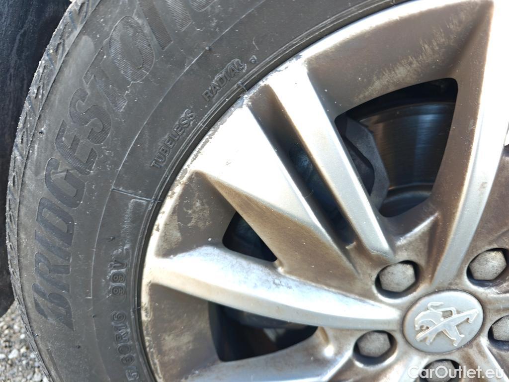  Peugeot  508 PEUGEOT  / 2018 / 5P / berlina con portón 5P Active Pack BlueHDi 130 S&S EAT8 #26