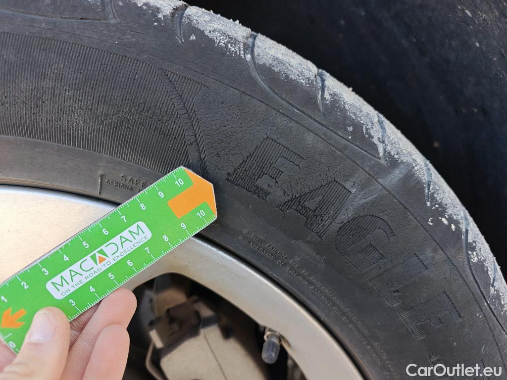  Jaguar  F-PACE JAGUAR  / 2015 / 5P / todoterreno 2.0L i4D 132kW Pure Auto #1