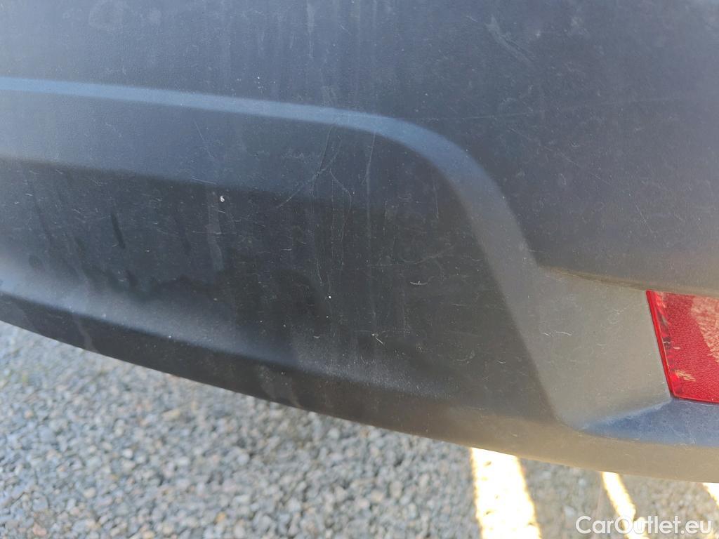  Jaguar  F-PACE JAGUAR  / 2015 / 5P / todoterreno 2.0L i4D 132kW Pure Auto #38