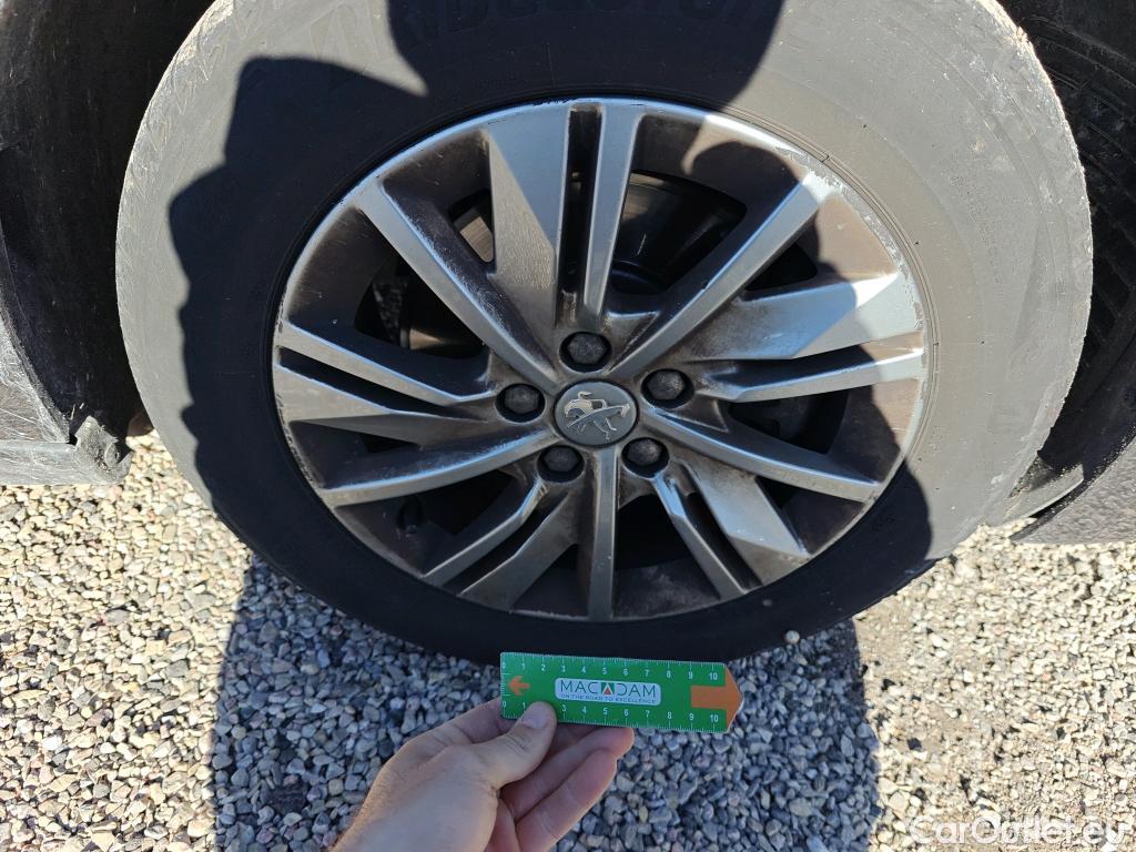  Peugeot  508 PEUGEOT  / 2018 / 5P / berlina con portón 5P Active Pack BlueHDi 130 S&S EAT8 #59