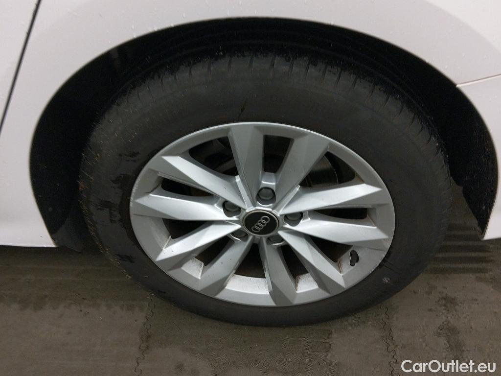  Audi  A3 AUDI  / 2020 / 4P / sedán Sedan 30 TFSI 81kW (110CV) S tronic #7