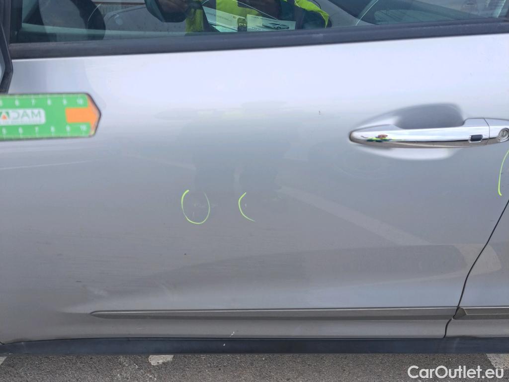  KIA  Niro KIA e- / 2016 / 5P / crossover e- 150kW Emotion (Long Range) #32