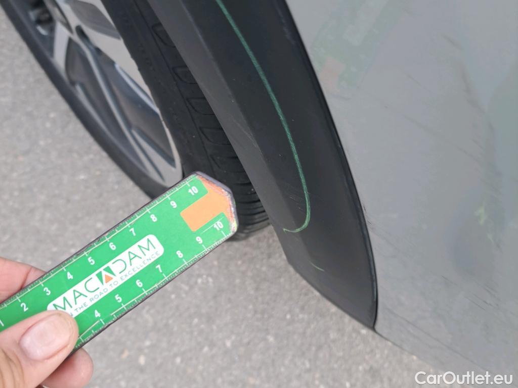  KIA  Niro KIA e- / 2016 / 5P / crossover e- 150kW Emotion (Long Range) #39