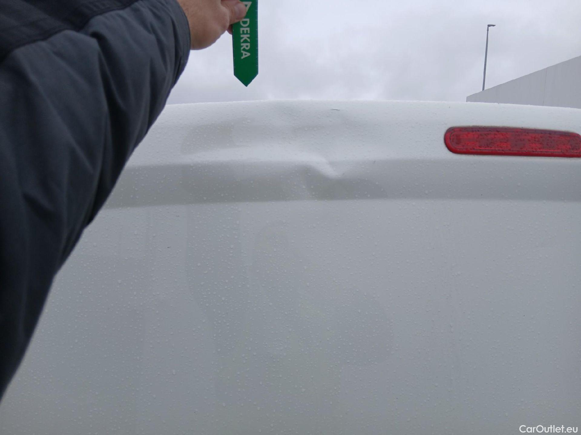  Fiat  Doblo FIAT Doblò Cargo/2015/4P/furgón derivado de turismo Cargo XL Base Plus 1.6 Mjet 78kW (105CV) #25