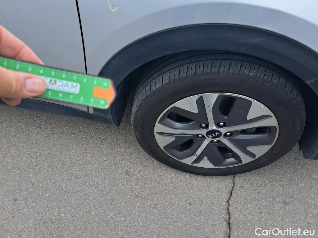  KIA  Niro KIA e- / 2016 / 5P / crossover e- 150kW Emotion (Long Range) #9