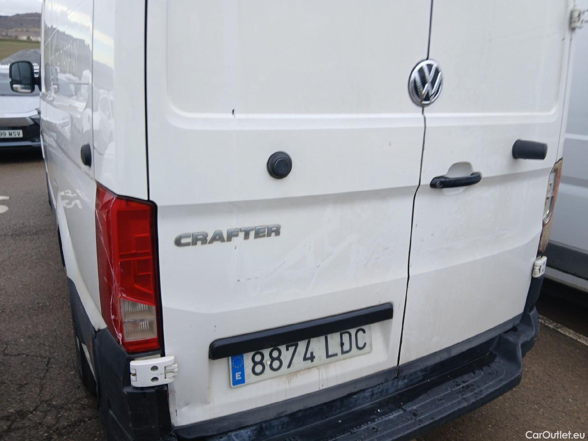  Volkswagen  Crafter VOLKSWAGEN  / 2017 / 4P / furgón 30 Furgón BM TN L3H2 2.0TDI 103kW(140CV) #30