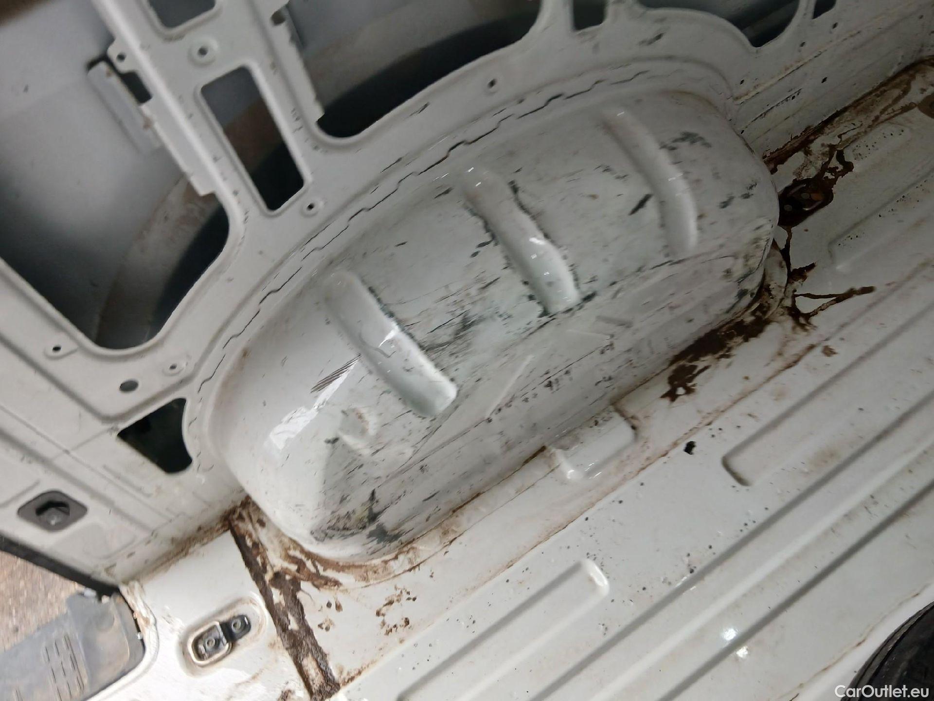  Volkswagen  Crafter VOLKSWAGEN  / 2017 / 4P / furgón 30 Furgón BM TN L3H2 2.0TDI 103kW(140CV) #61