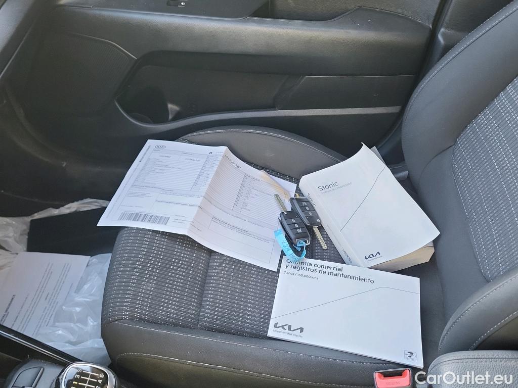  KIA  STONIC KIA  / 2017 / 5P / todoterreno 1.0 T-GDi 88kW (120CV) MHEV iMT Drive #7
