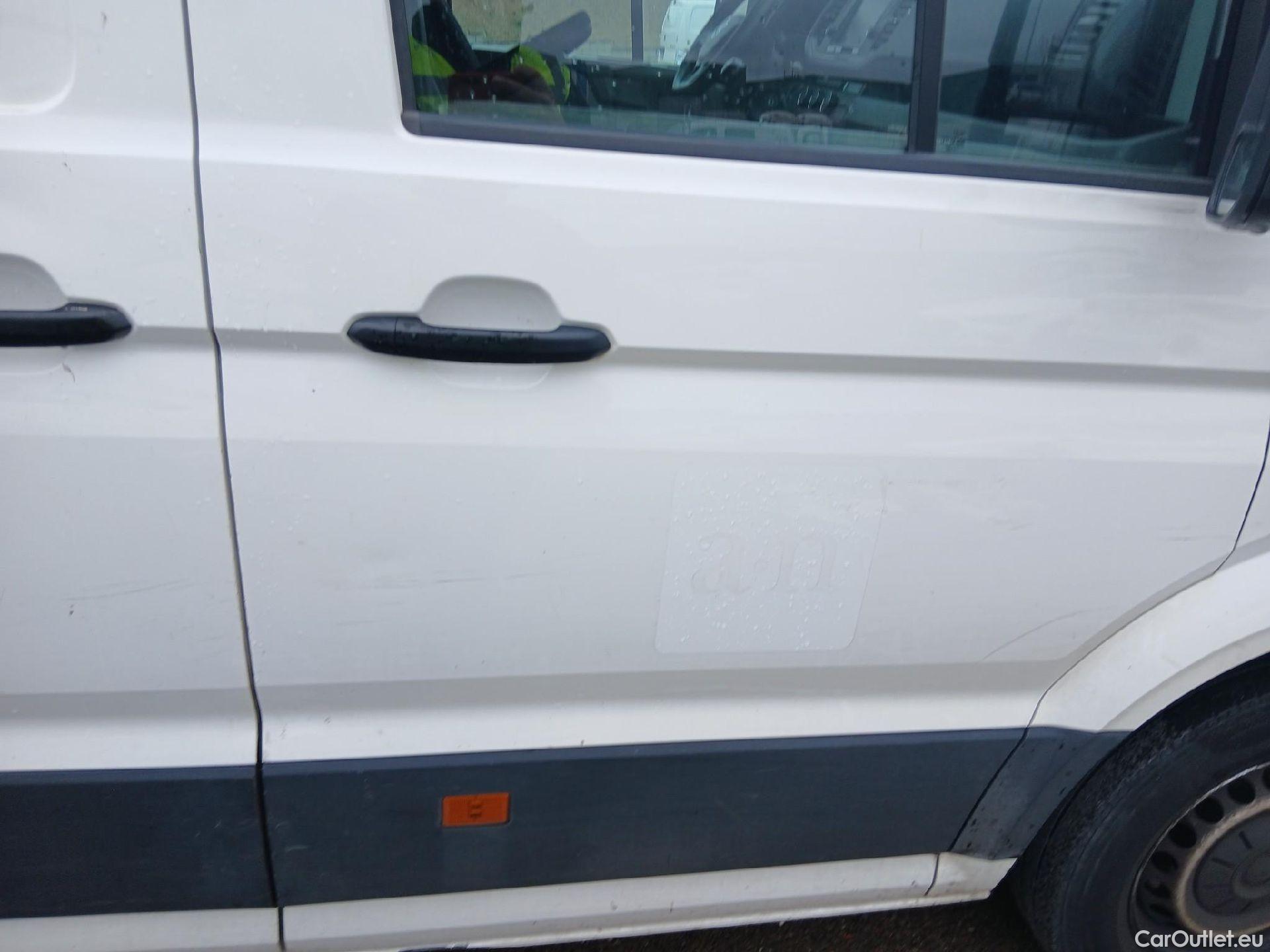  Volkswagen  Crafter VOLKSWAGEN  / 2017 / 4P / furgón 30 Furgón BM TN L3H2 2.0TDI 103kW(140CV) #51