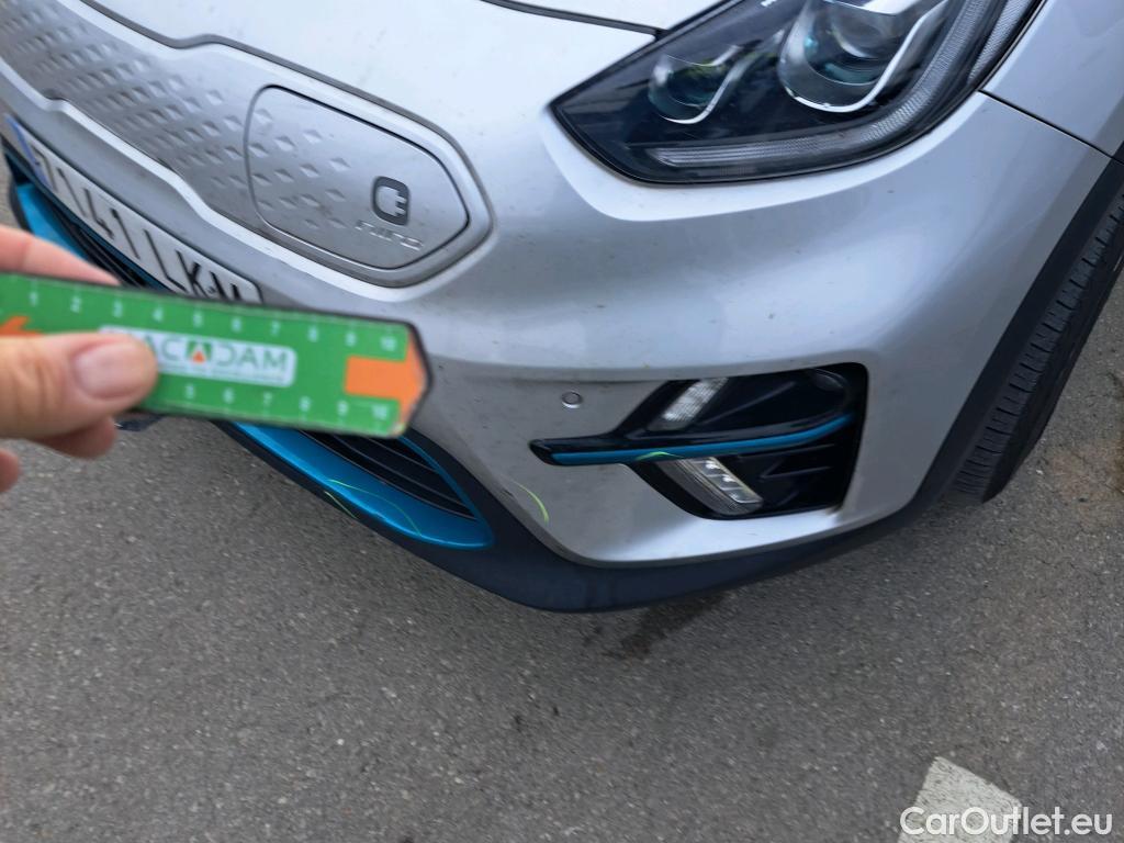 KIA  Niro KIA e- / 2016 / 5P / crossover e- 150kW Emotion (Long Range) #54