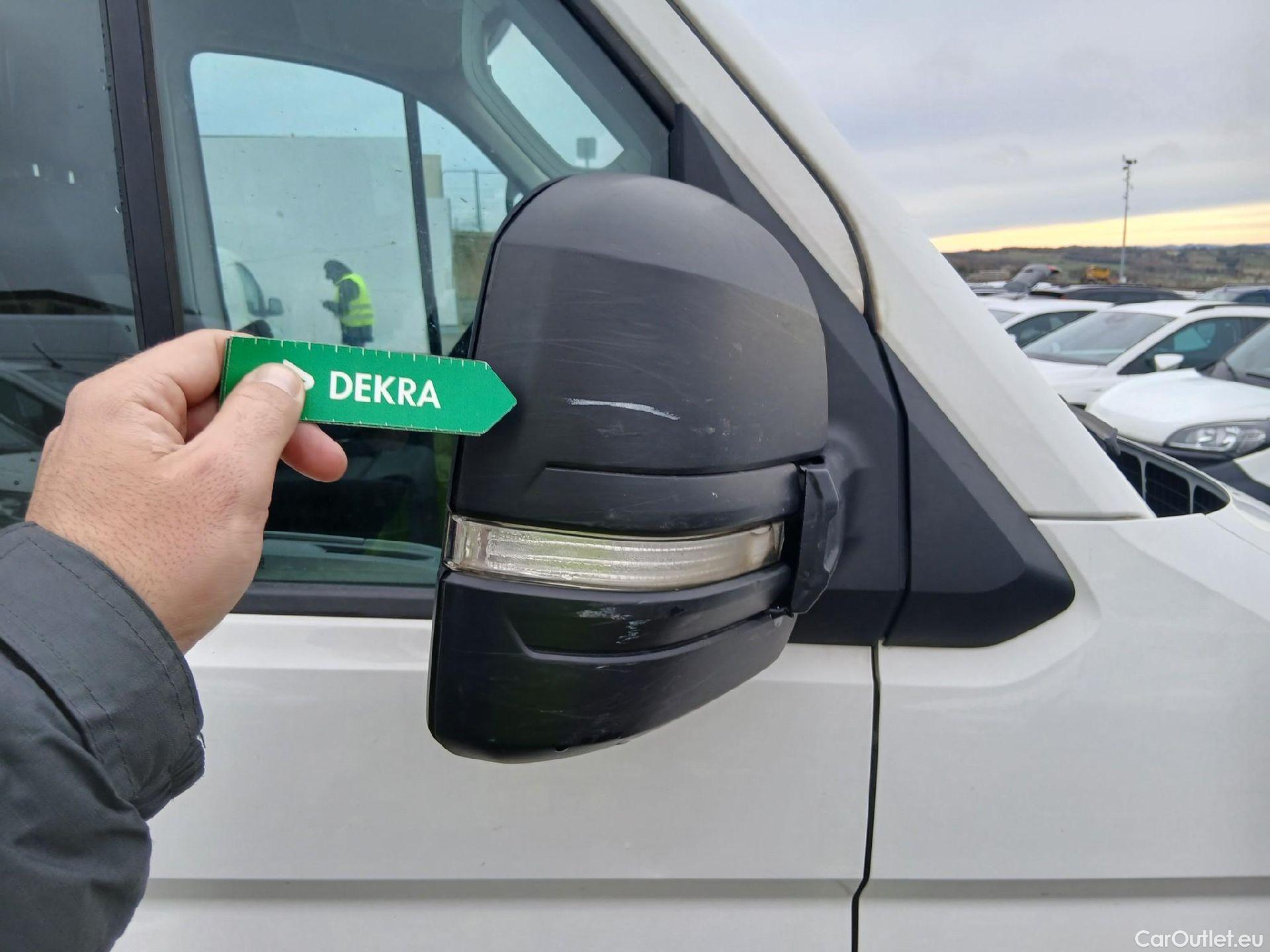  Volkswagen  Crafter VOLKSWAGEN  / 2017 / 4P / furgón 30 Furgón BM TN L3H2 2.0TDI 103kW(140CV) #55