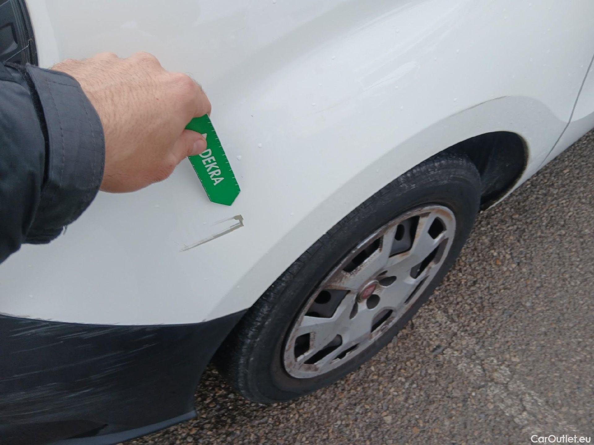  Fiat  Doblo FIAT Doblò Cargo/2015/4P/furgón derivado de turismo Cargo XL Base Plus 1.6 Mjet 78kW (105CV) #7