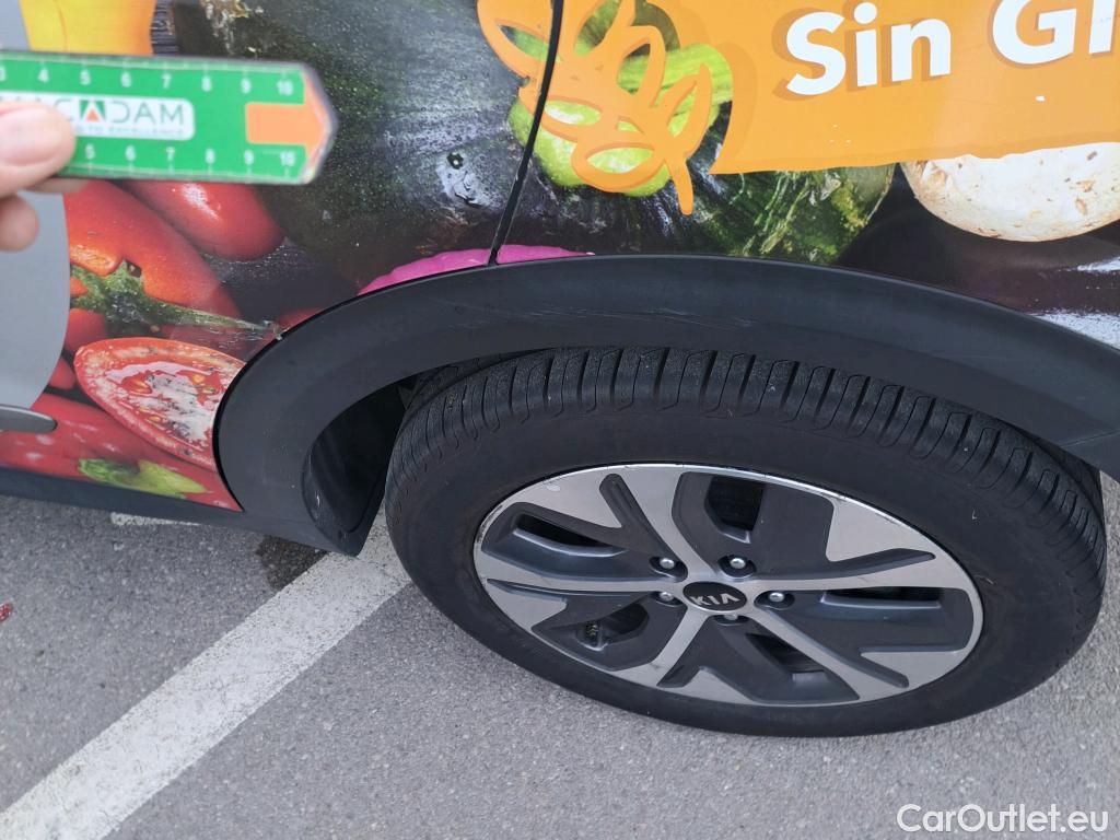  KIA  Niro KIA e- / 2016 / 5P / crossover e- 150kW Emotion (Long Range) #44