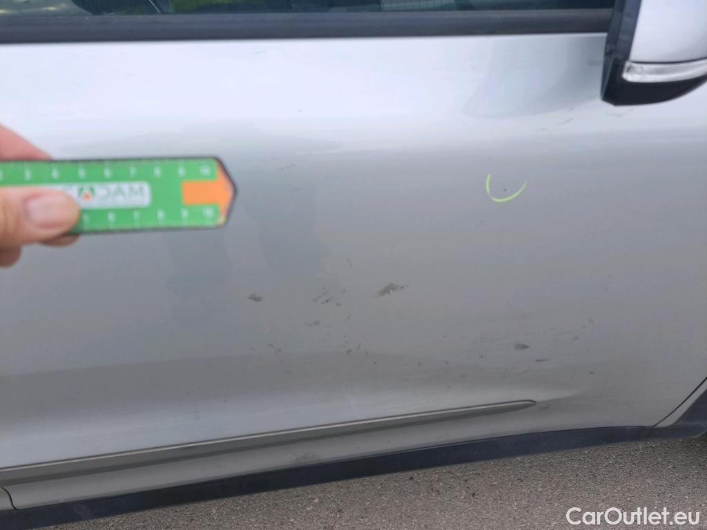  KIA  Niro KIA e- / 2016 / 5P / crossover e- 150kW Emotion (Long Range) #48