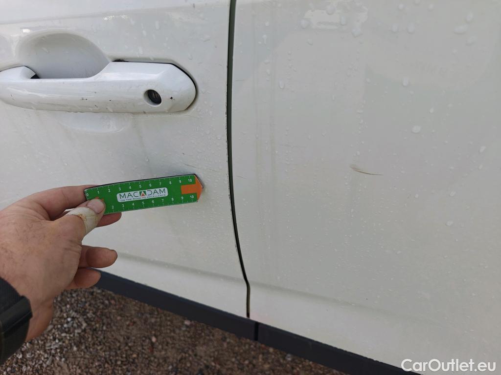  Toyota  RAV4 TOYOTA  / 2018 / 5P / todoterreno 2.5l 220H Advance #2