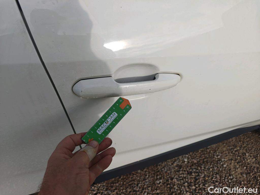  Toyota  RAV4 TOYOTA  / 2018 / 5P / todoterreno 2.5l 220H Advance #35