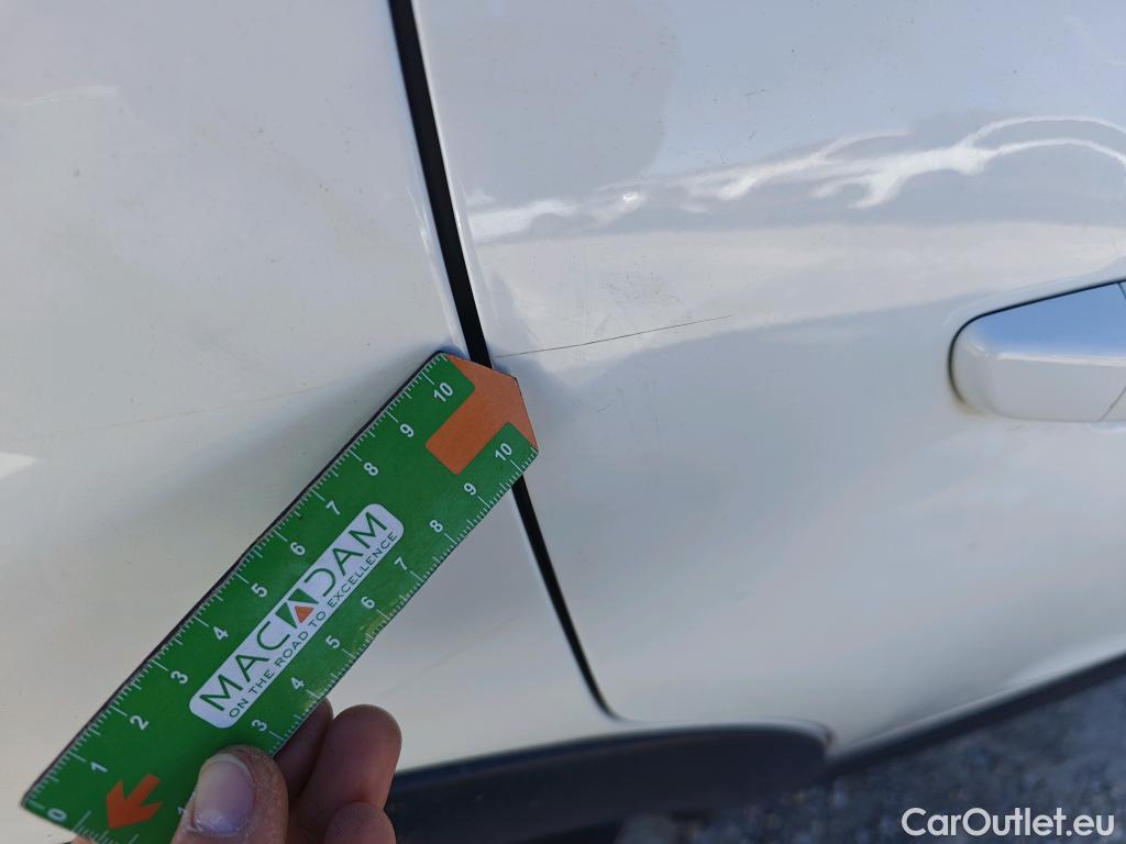  Citroen  C3 CITROEN  / 2016 / 5P / berlina con portón BlueHDi 73KW (100CV) S&S FEEL #40