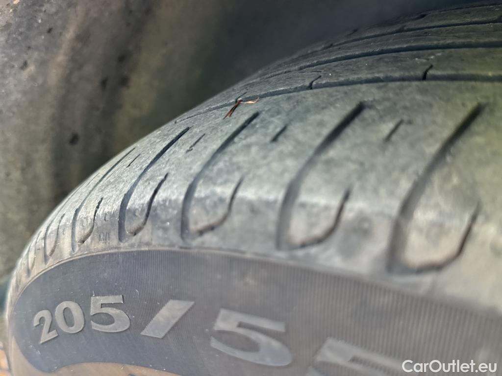  Peugeot  308 PEUGEOT  / 2017 / 5P / familiar SW Allure Pack BlueHDI 130 S&S EAT8 #23