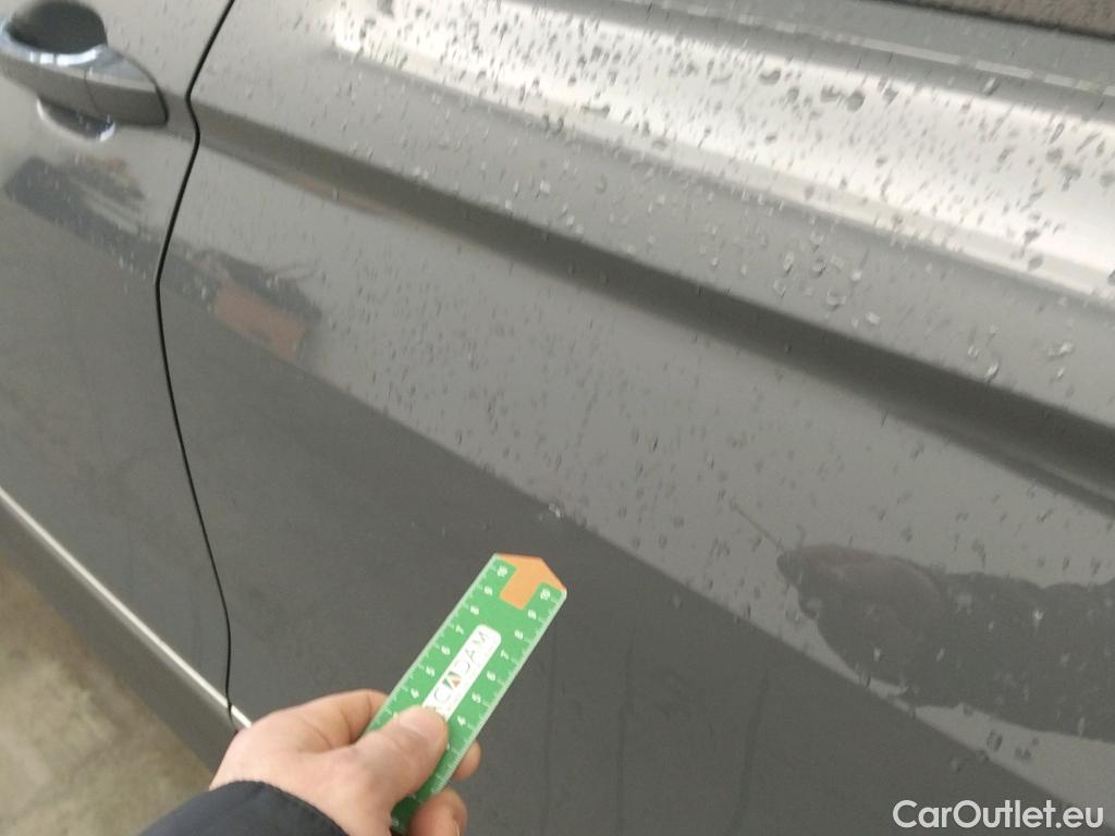  Volkswagen  Tiguan VOLKSWAGEN  / 2020 / 5P / todoterreno Life 2.0 TDI 110kW (150CV) DSG #6