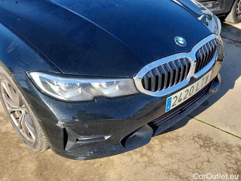  Bmw  Serie 3 BMW  / 2018 / 4P / sedán 318d Auto. #17