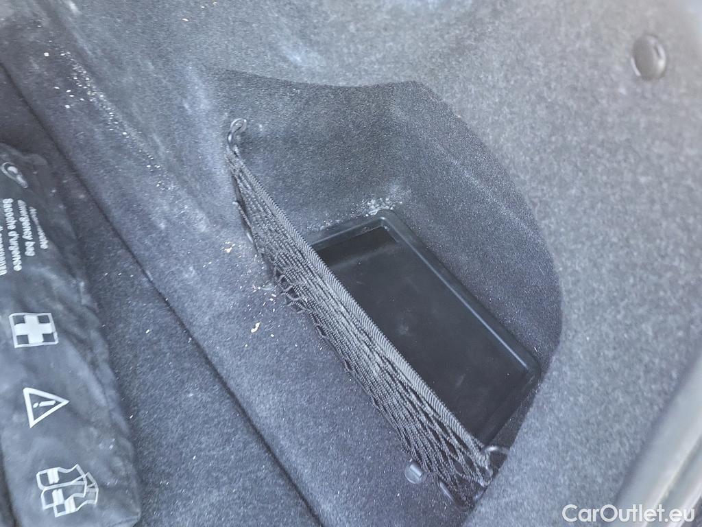  Bmw  Serie 3 BMW  / 2018 / 4P / sedán 318d Auto. #6