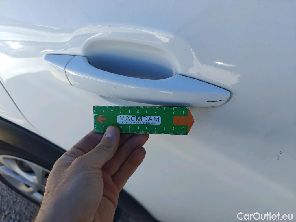  Citroen  C3 CITROEN  / 2016 / 5P / berlina con portón BlueHDi 73KW (100CV) S&S FEEL #57