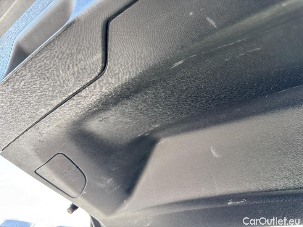  Peugeot  308 PEUGEOT  / 2017 / 5P / familiar SW Allure Pack BlueHDI 130 S&S EAT8 #26