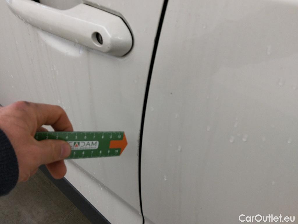  Toyota  RAV4 TOYOTA  / 2018 / 5P / todoterreno 2.5l 220H Advance #8