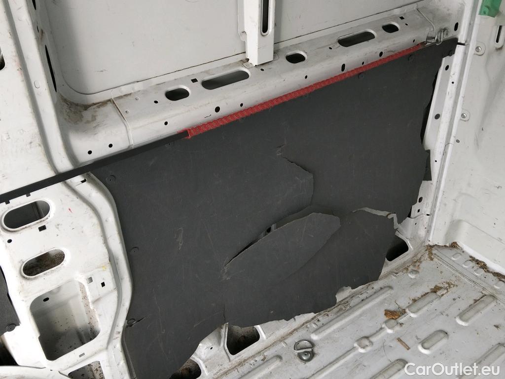  Fiat  Ducato FIAT  / 2014 / 4P / furgón 30 L1 H1 2.3 1 (88 kW) Euro 6d-temp #44