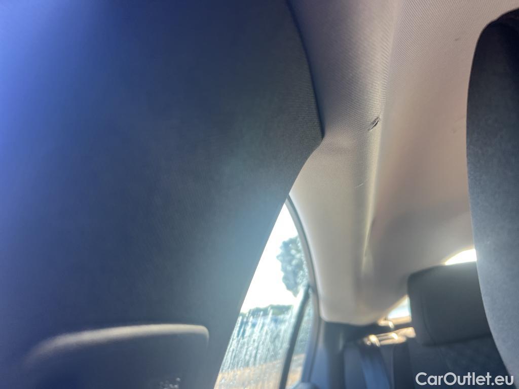  Peugeot  508 PEUGEOT  / 2018 / 5P / berlina con portón 5P Active Pack BlueHDi 130 S&S EAT8 (AC) #3