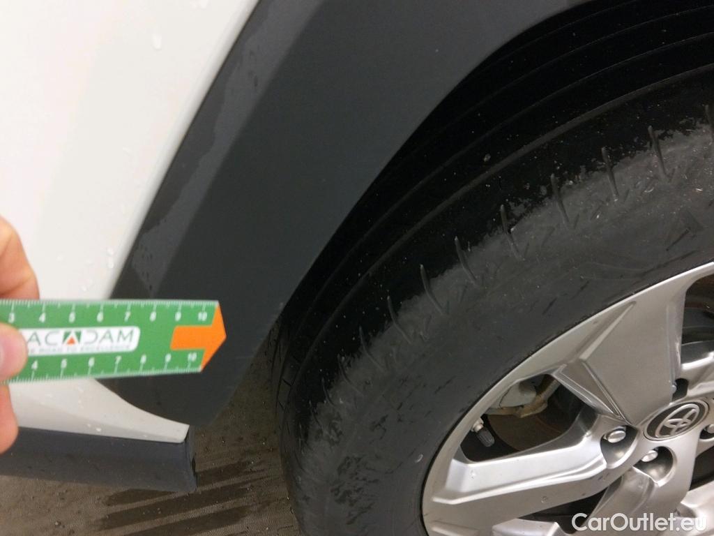  Toyota  RAV4 TOYOTA  / 2018 / 5P / todoterreno 2.5l 220H Advance #14