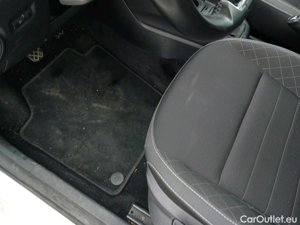  Skoda  Fabia SKODA  / 2018 / 5P / berlina con portón 1.0 TSI 81KW (110cv) Ambition Plus(SP) #8