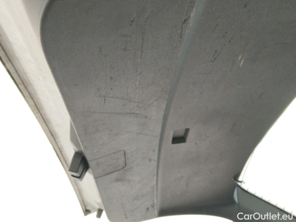  Ford  Kuga FORD  / 2019 / 5P / todoterreno Titanium 2.5 Duratec FHEV 140kW Auto #9