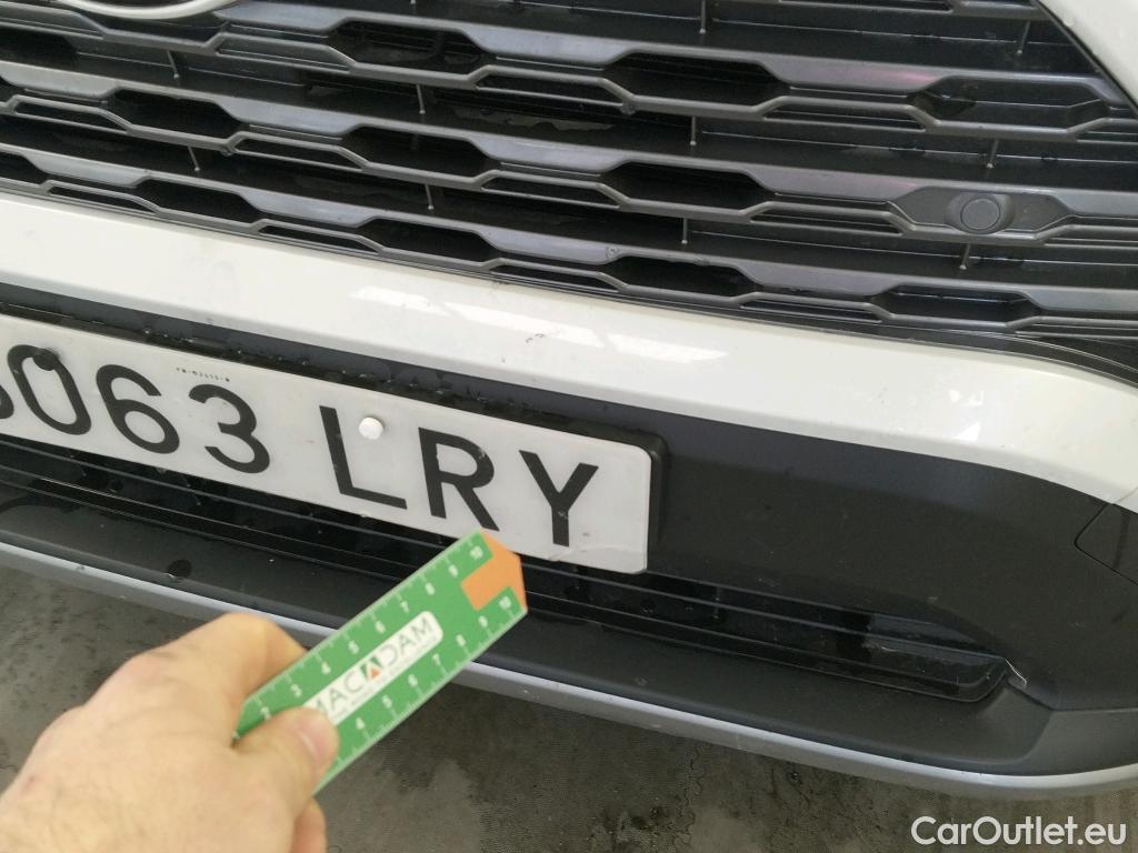  Toyota  RAV4 TOYOTA  / 2018 / 5P / todoterreno 2.5l 220H Advance #4