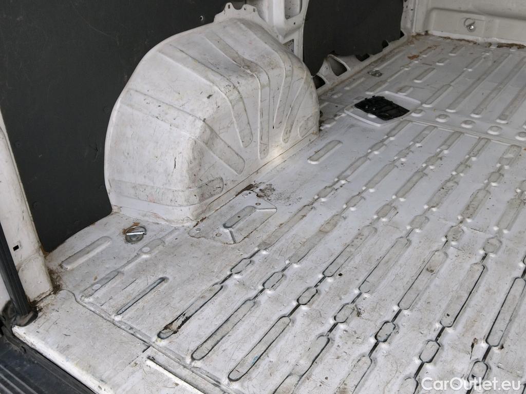  Fiat  Ducato FIAT  / 2014 / 4P / furgón 30 L1 H1 2.3 1 (88 kW) Euro 6d-temp #12