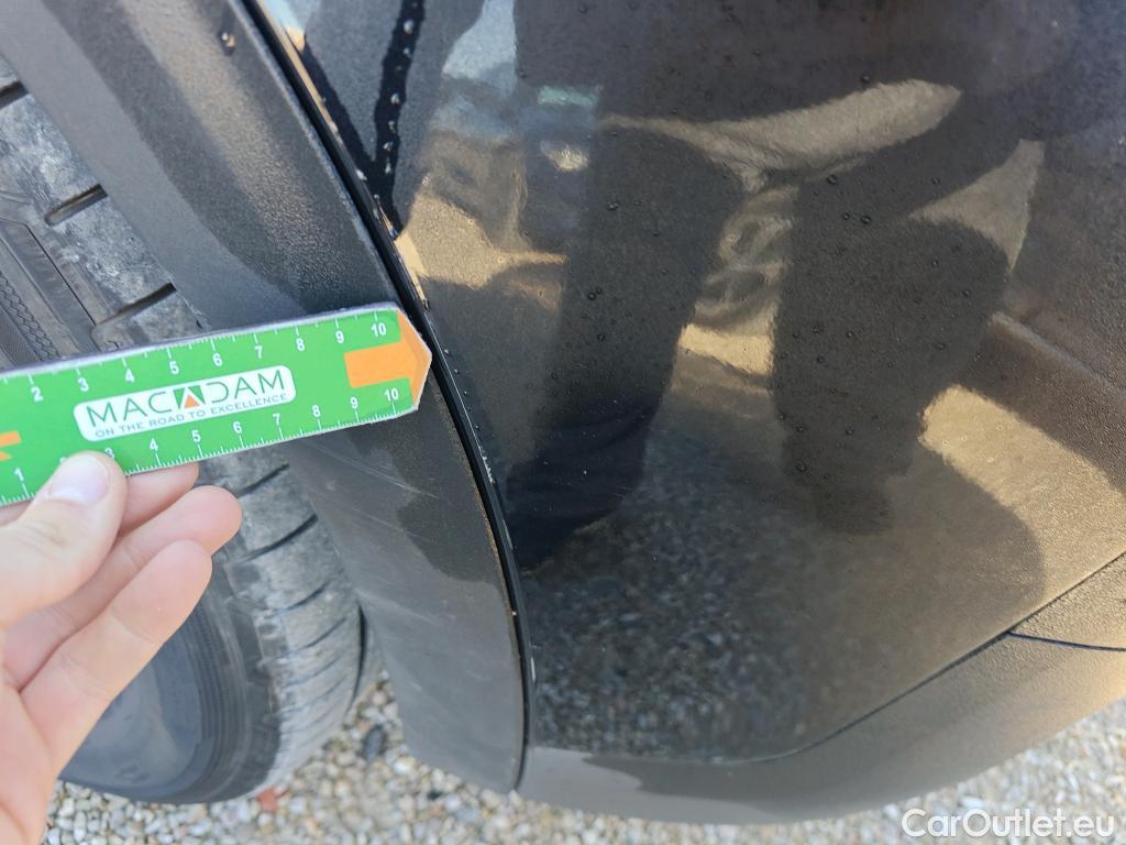  Peugeot  3008 PEUGEOT  / 2016 / 5P / todoterreno 1.5L BlueHDi 96kW (130CV) S&S Active #38