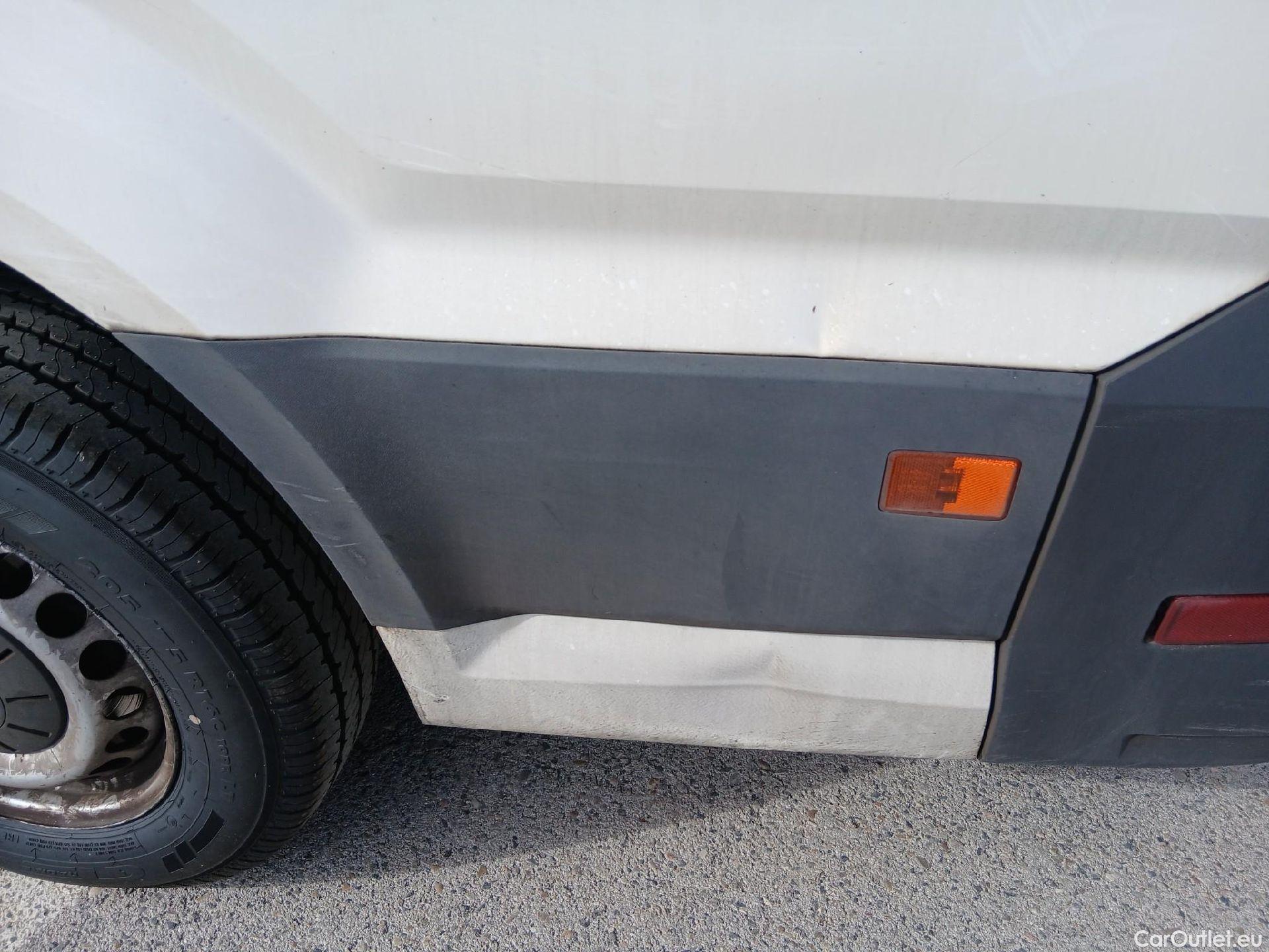  Volkswagen  Crafter VOLKSWAGEN  / 2017 / 4P / furgón 35 Furgón BM TN L3H2 2.0TDI 103kW(140CV) #18