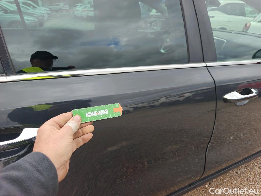  KIA  Sportage KIA  1.6MHEV Drive 100kW(136CV) 4x2(Crist Tintados)(CX) #44