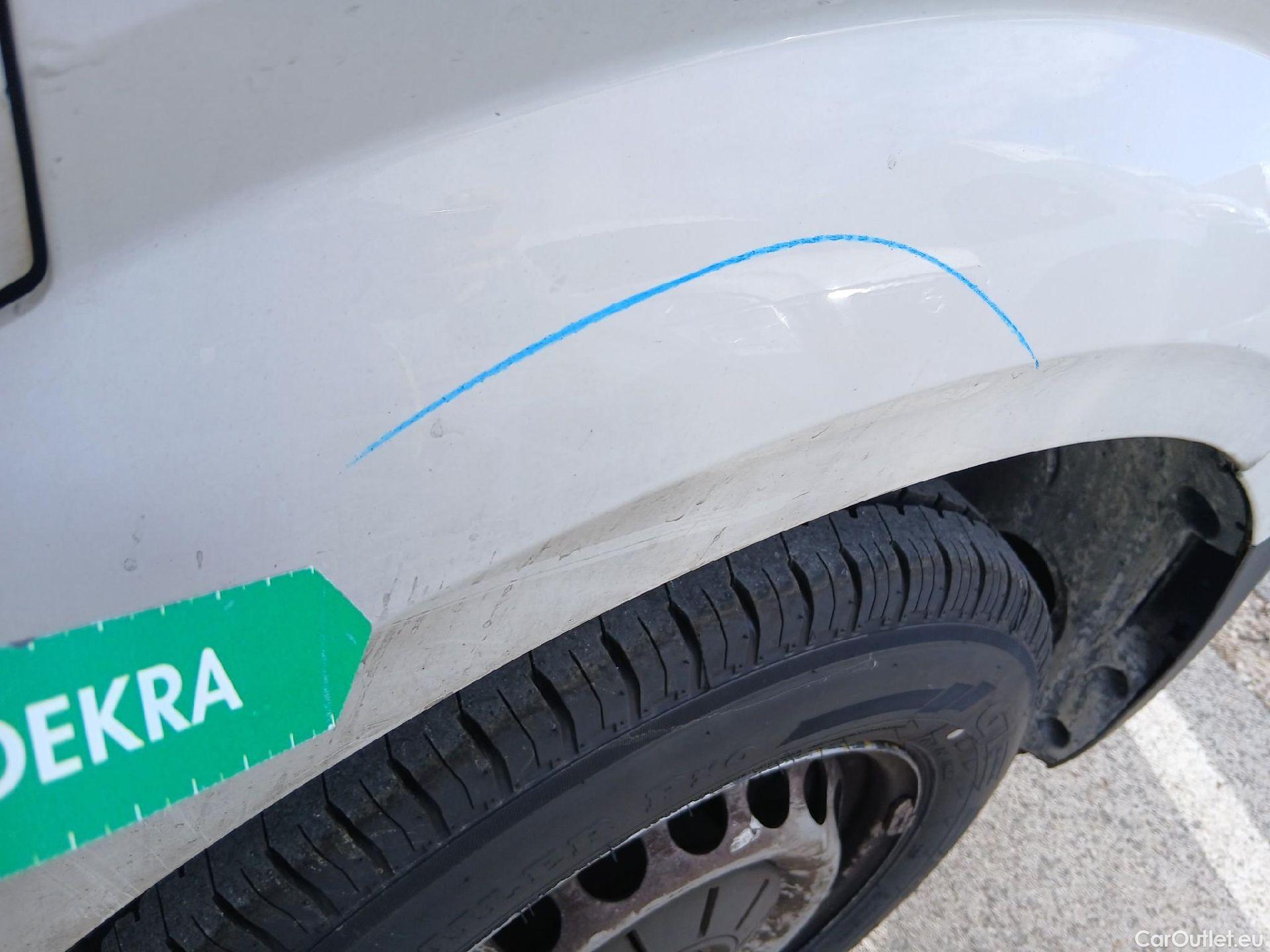  Volkswagen  Crafter VOLKSWAGEN  / 2017 / 4P / furgón 35 Furgón BM TN L3H2 2.0TDI 103kW(140CV) #69