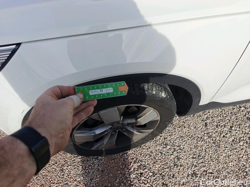  Volvo  XC 40 VOLVO XC40 / 2017 / 5P / todoterreno 1.5 T2 Momentum Pro Auto #12