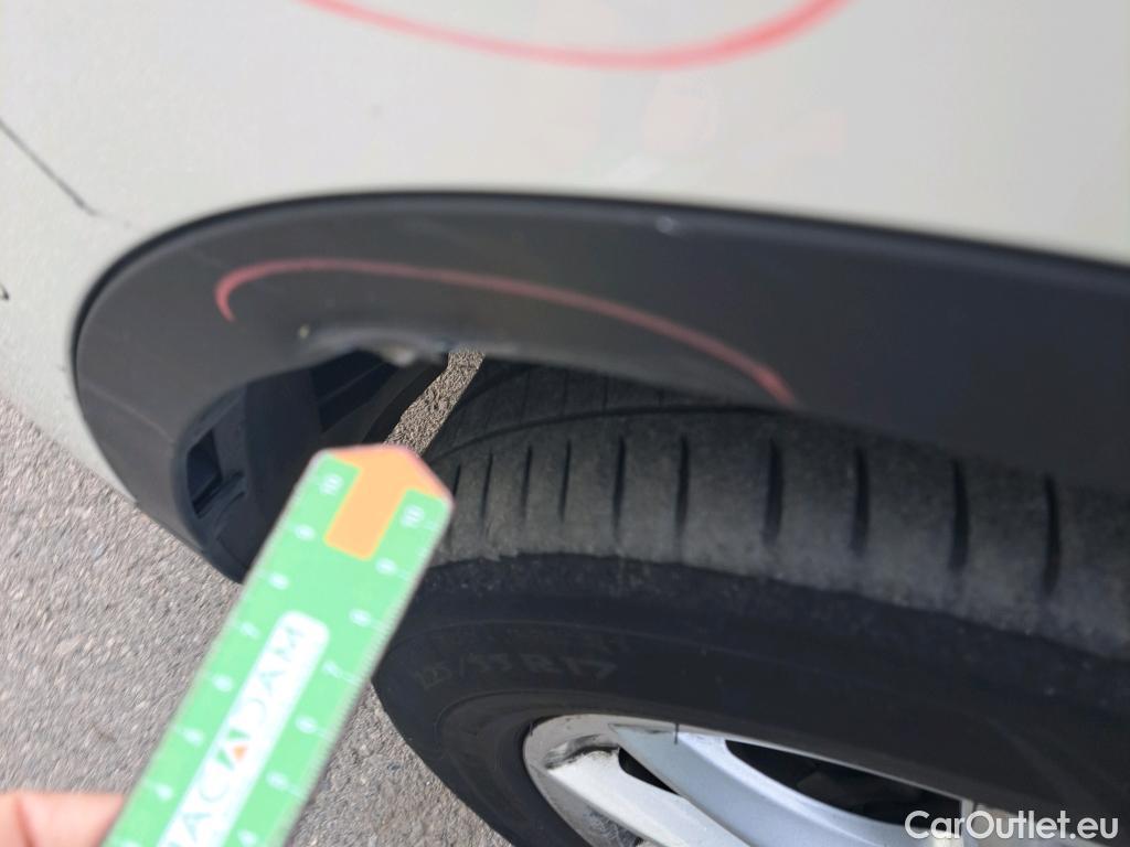  Bmw  X1 BMW  / 2015 / 5P / todoterreno sDrive18dA Business (AC) #23