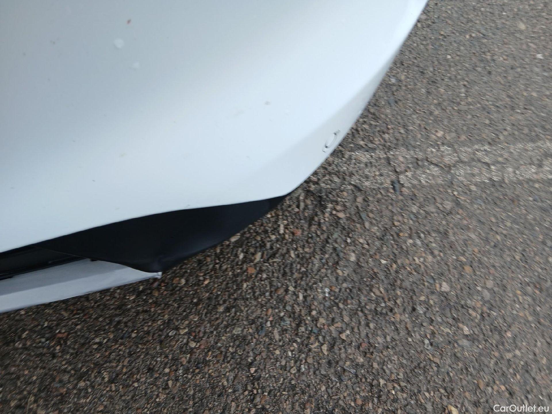  Ford  Kuga FORD  / 2019 / 5P / todoterreno Titanium 1.5T EcoBoost 88kW (120CV) #6