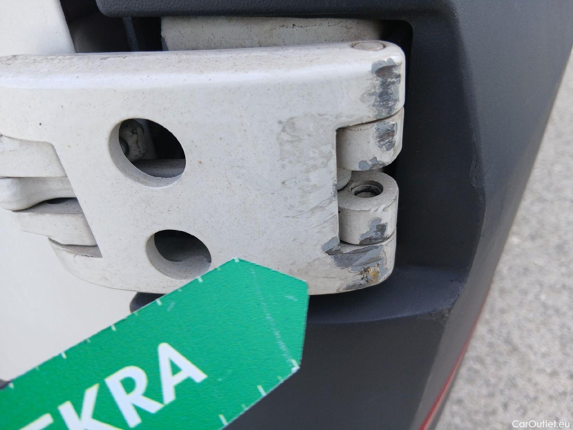  Volkswagen  Crafter VOLKSWAGEN  / 2017 / 4P / furgón 35 Furgón BM TN L3H2 2.0TDI 103kW(140CV) #42