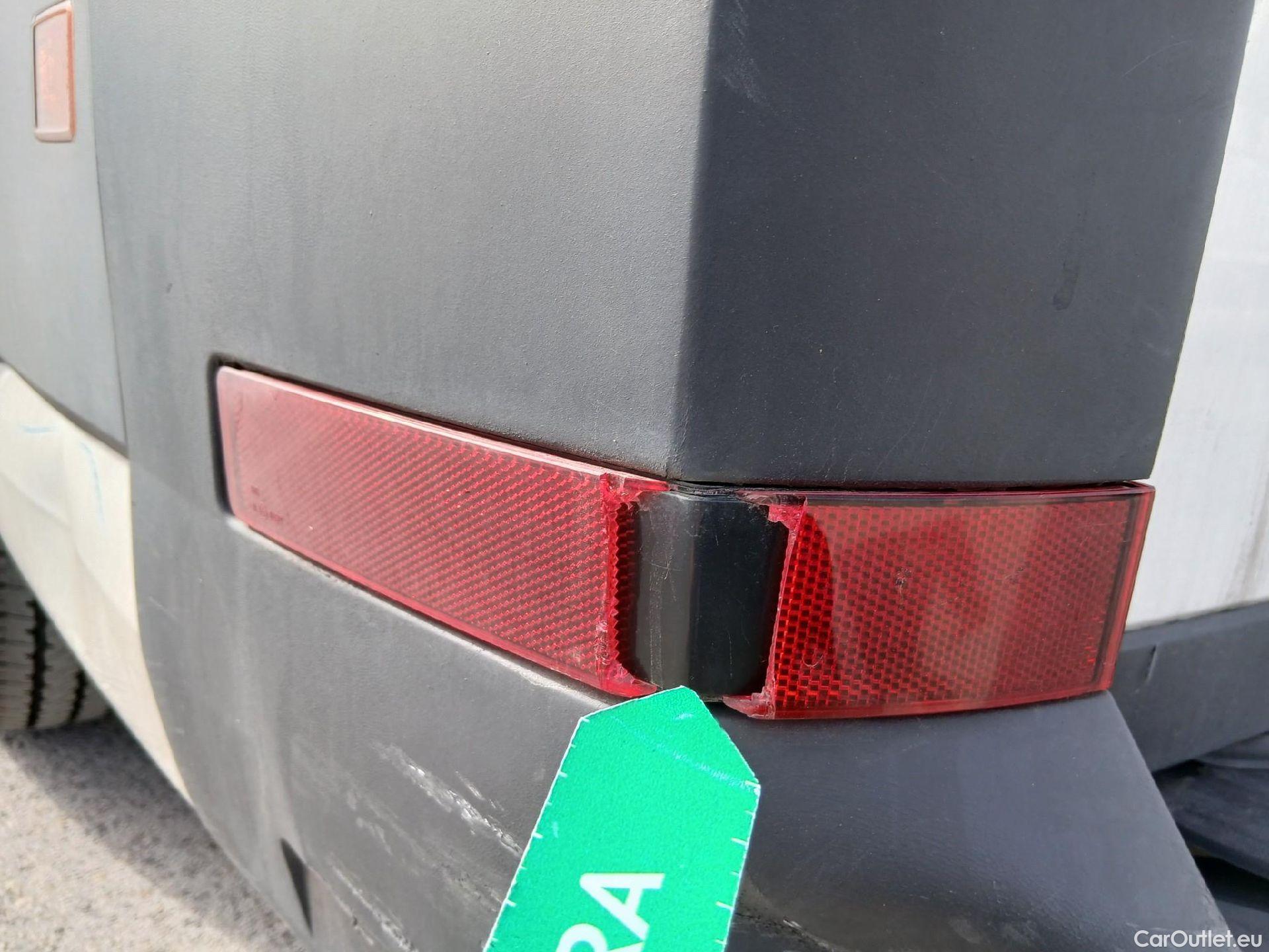  Volkswagen  Crafter VOLKSWAGEN  / 2017 / 4P / furgón 35 Furgón BM TN L3H2 2.0TDI 103kW(140CV) #25