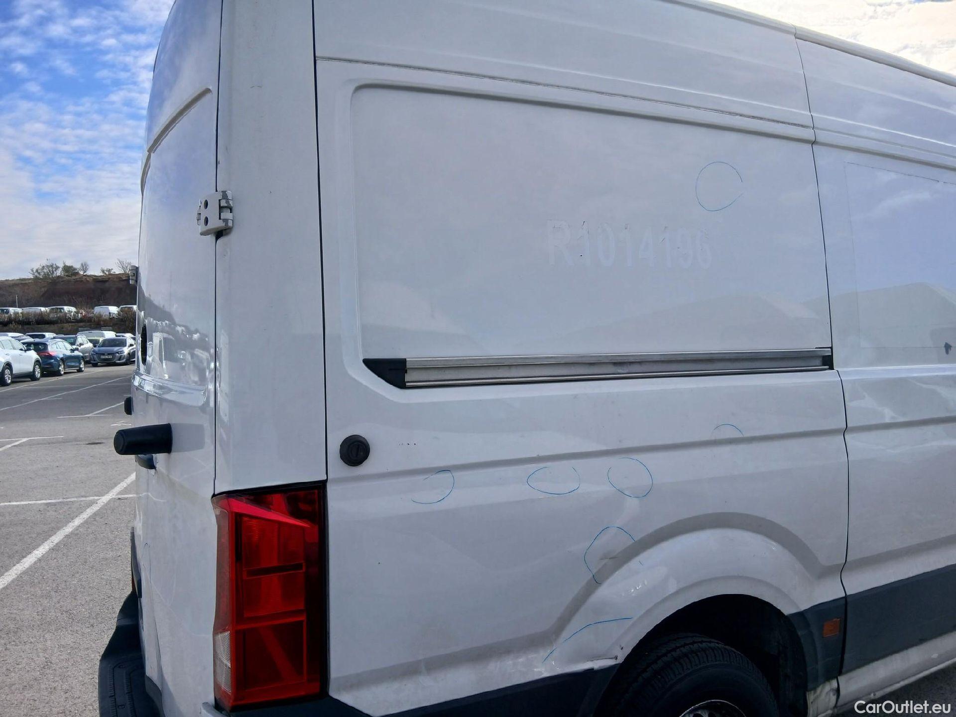  Volkswagen  Crafter VOLKSWAGEN  / 2017 / 4P / furgón 35 Furgón BM TN L3H2 2.0TDI 103kW(140CV) #54