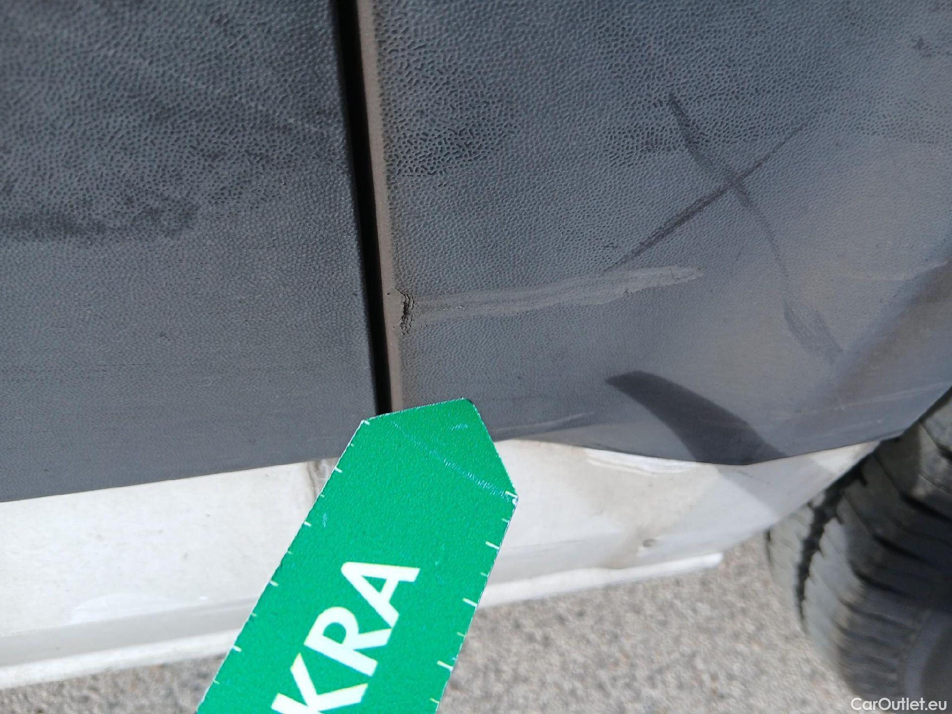  Volkswagen  Crafter VOLKSWAGEN  / 2017 / 4P / furgón 35 Furgón BM TN L3H2 2.0TDI 103kW(140CV) #17